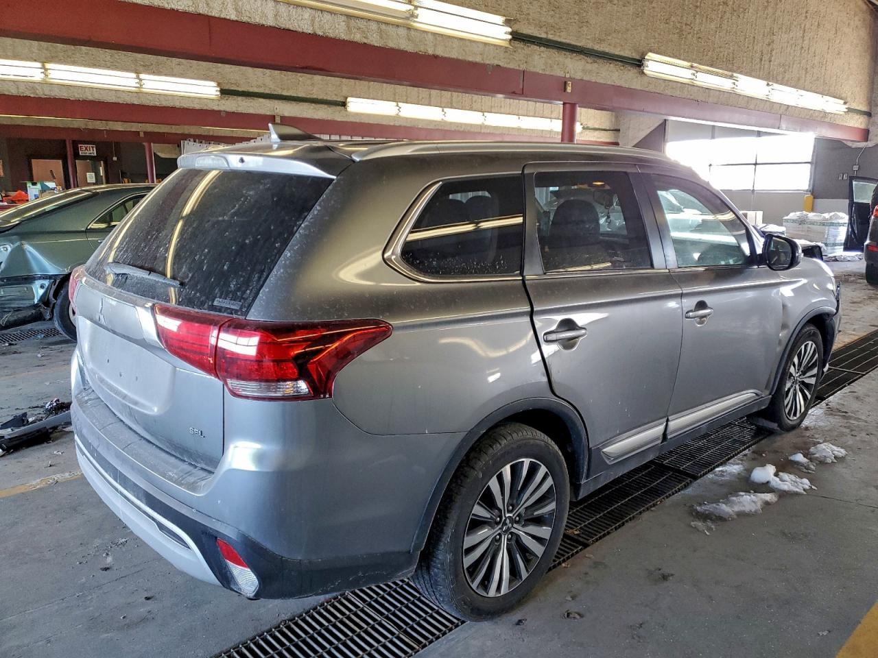 2020 MITSUBISHI outlander