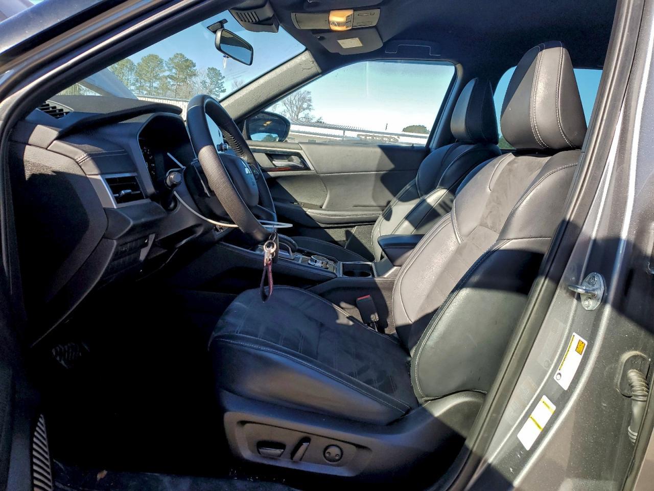 2023 MITSUBISHI outlander