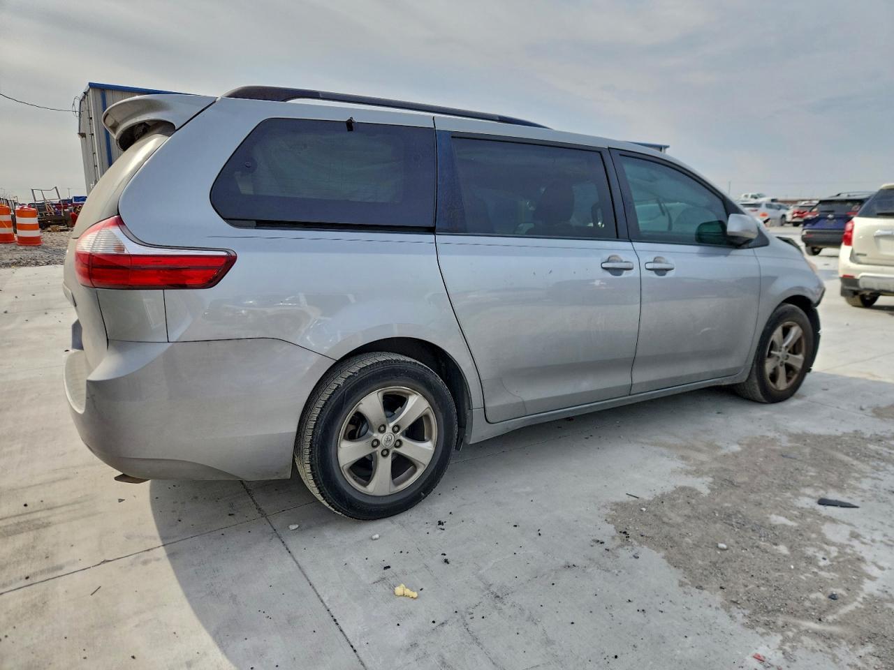 2015 TOYOTA SIENNA