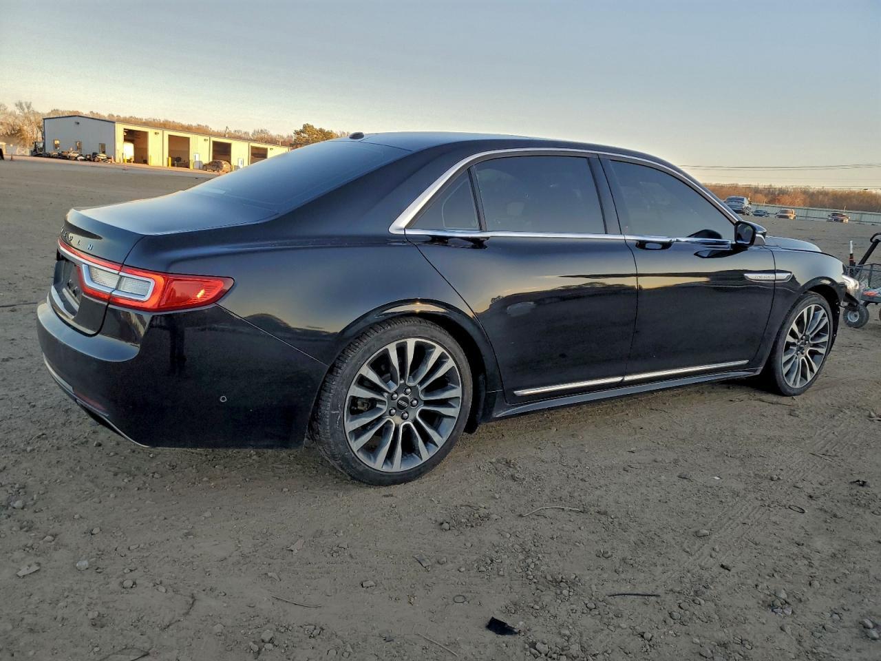 2017 LINCOLN Continental