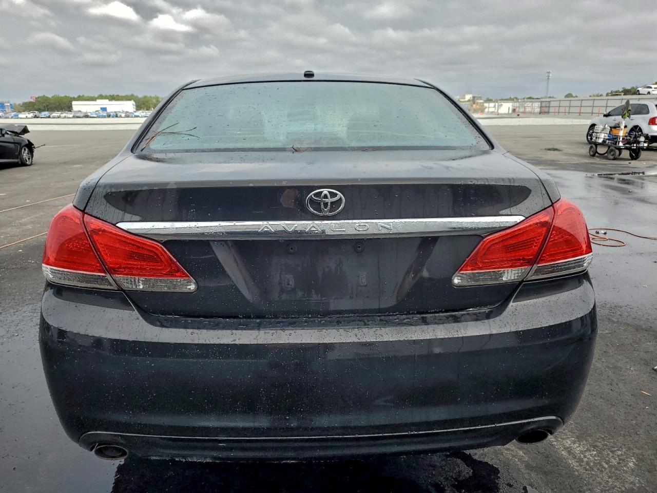 2011 TOYOTA Avalon