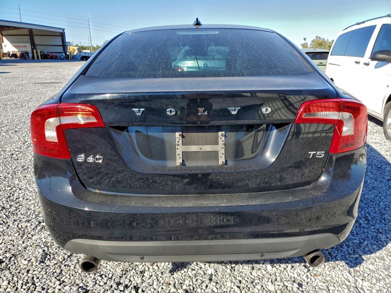 2013 VOLVO S60