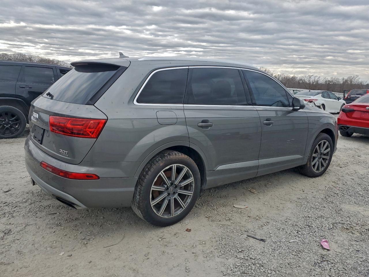2017 AUDI Q7