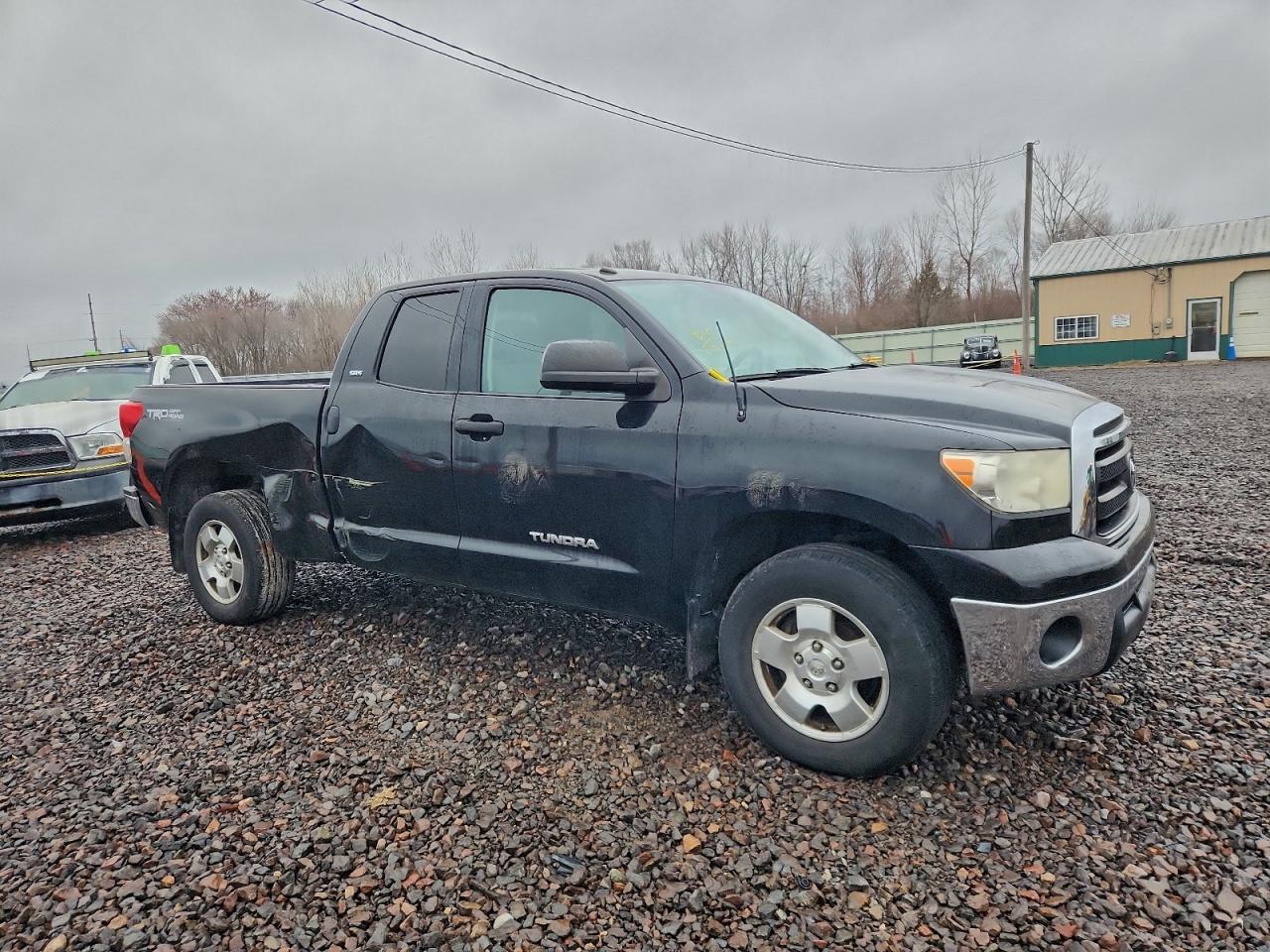 2011 TOYOTA TUNDRA