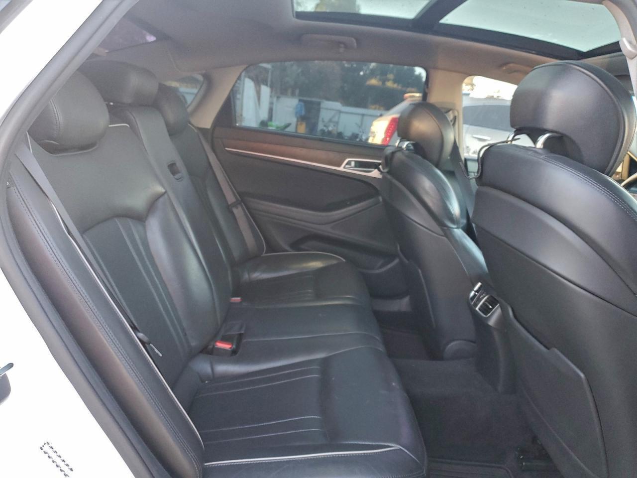 2015 HYUNDAI GENESIS