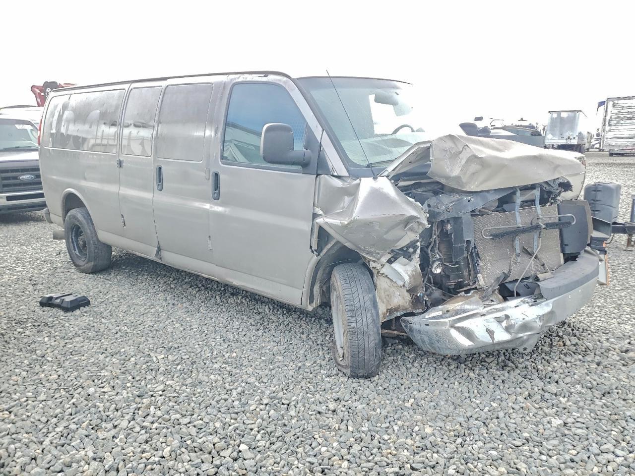 2015 GMC Savana