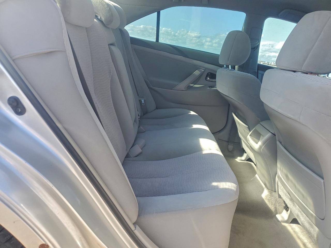 2011 TOYOTA CAMRY
