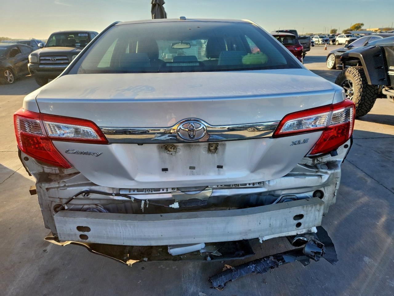 2014 TOYOTA CAMRY