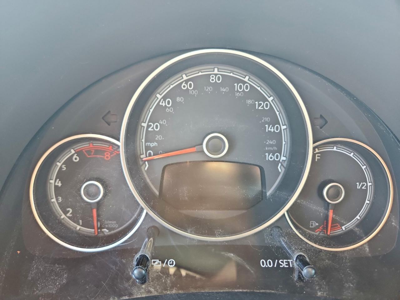 2018 VOLKSWAGEN Beetle