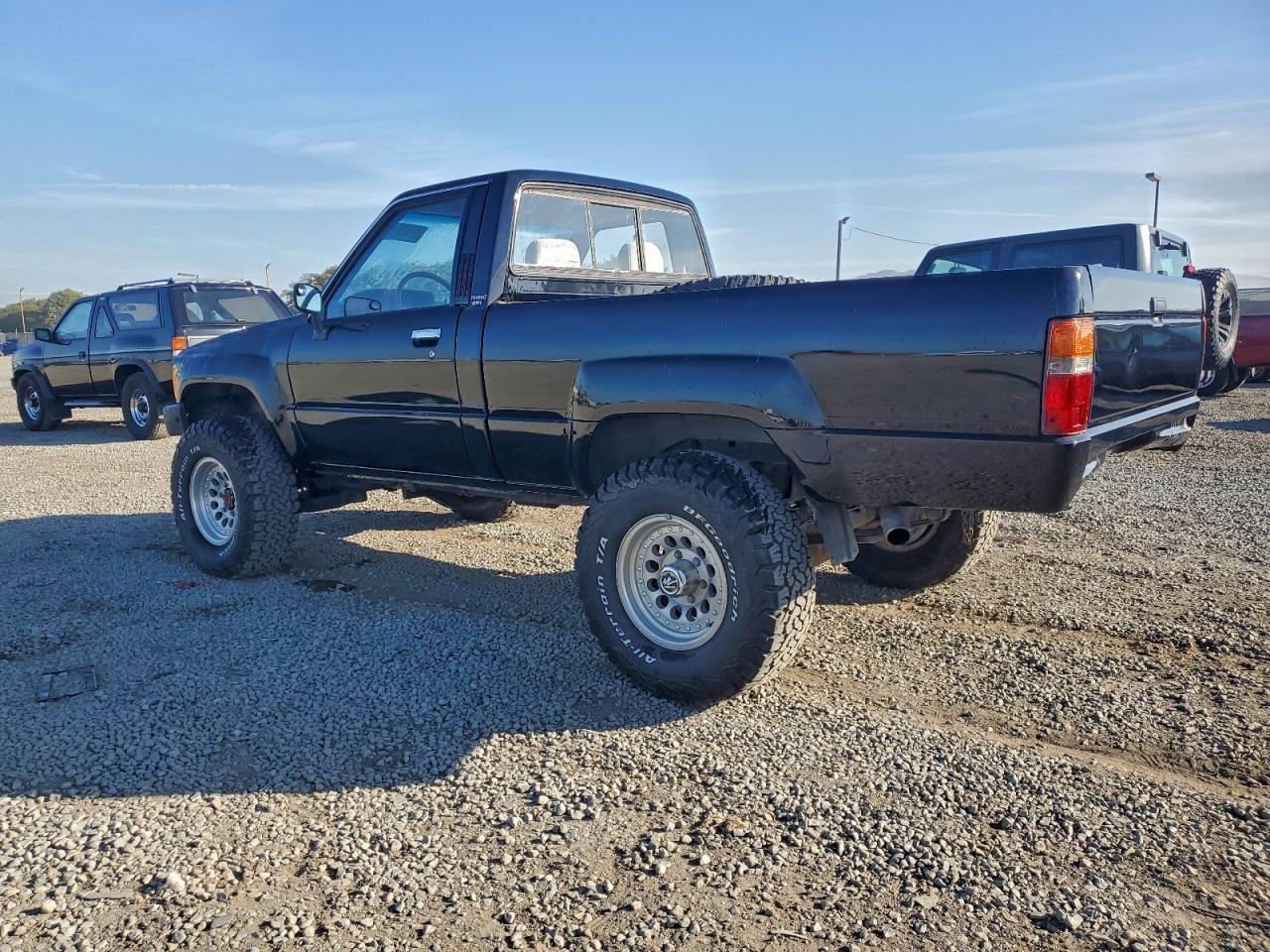 1988 TOYOTA Pickup