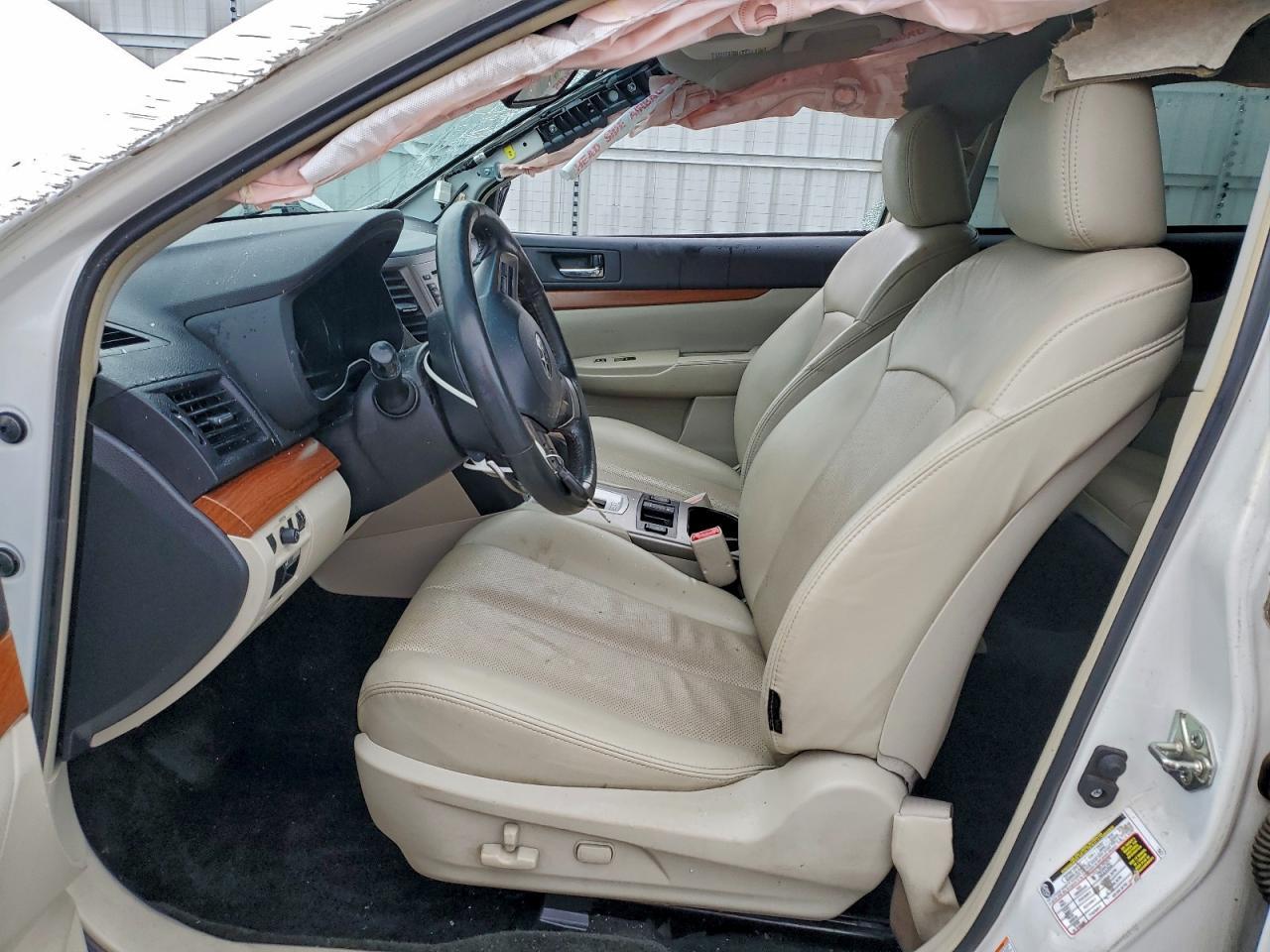 2014 SUBARU Outback