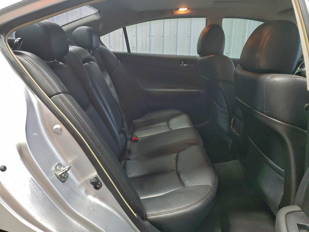 2011 NISSAN Maxima