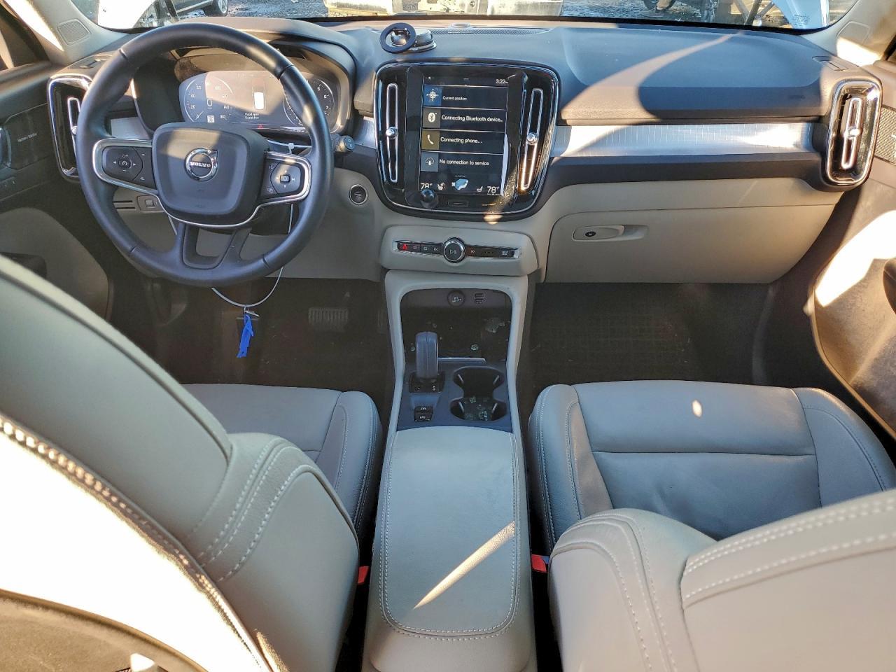 2019 VOLVO XC40