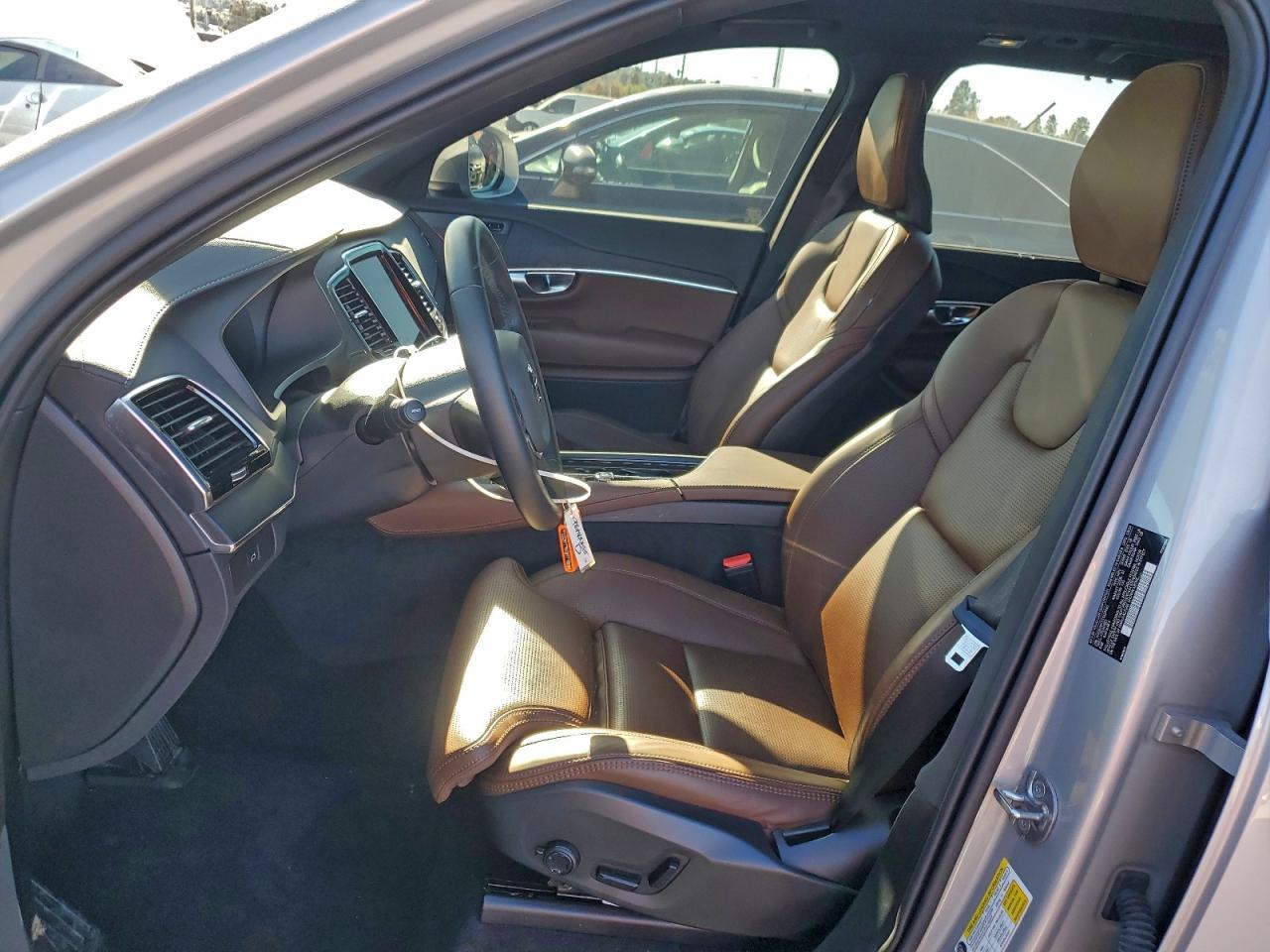 2025 VOLVO XC90
