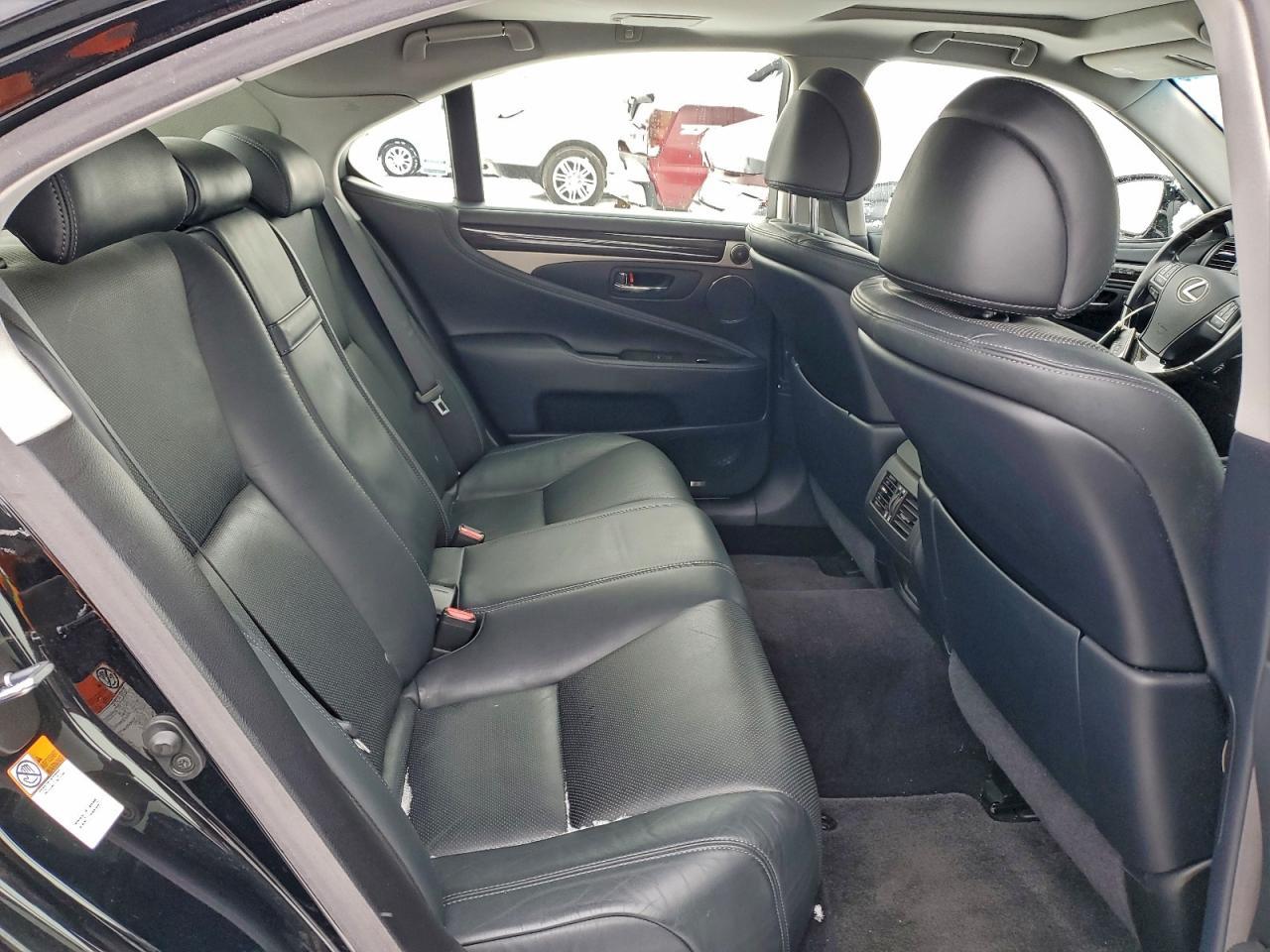 2016 LEXUS LS 460