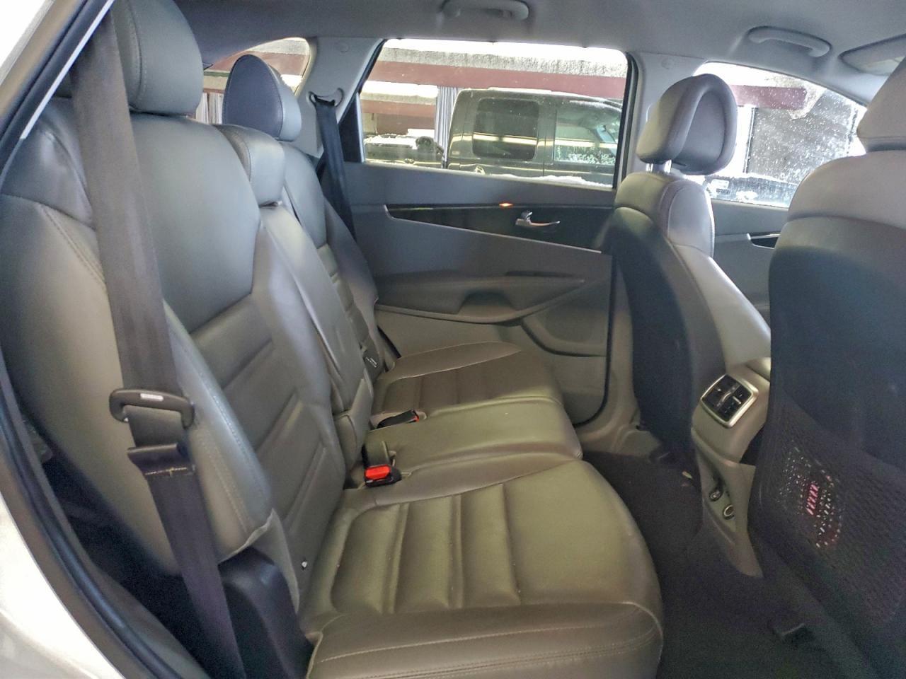 2016 KIA SORENTO