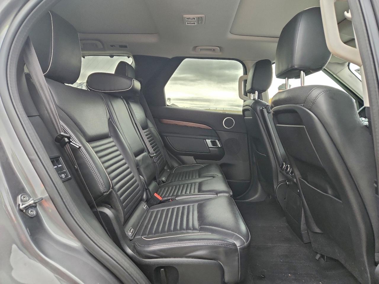 2017 LAND ROVER Discovery