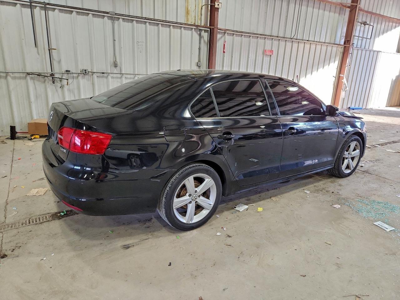 2011 VOLKSWAGEN JETTA