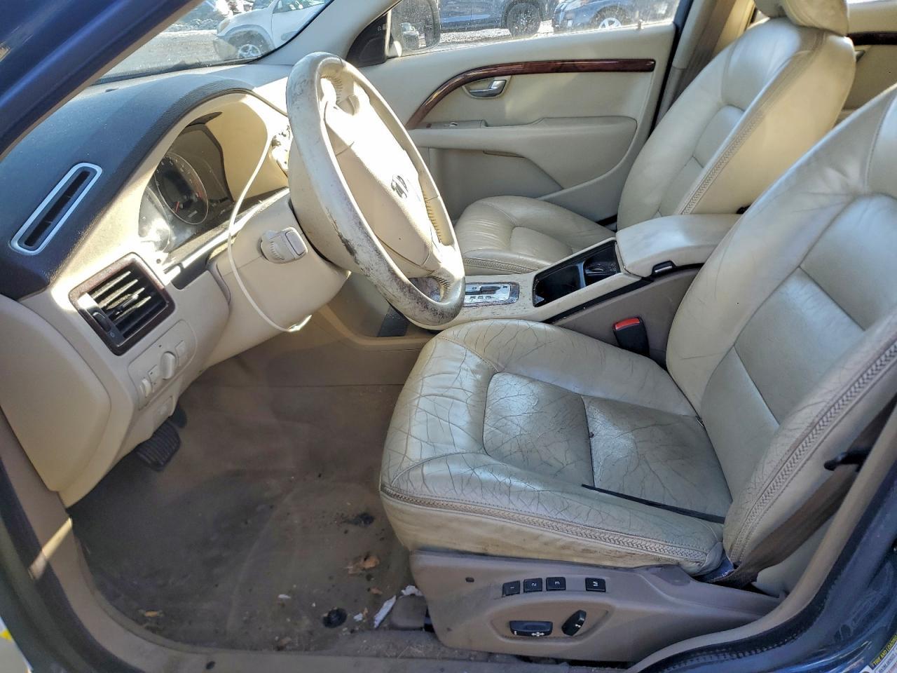 2008 VOLVO XC70