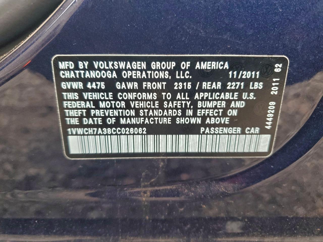 2012 VOLKSWAGEN Passat