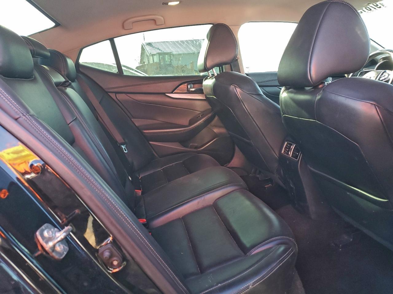 2017 NISSAN Maxima