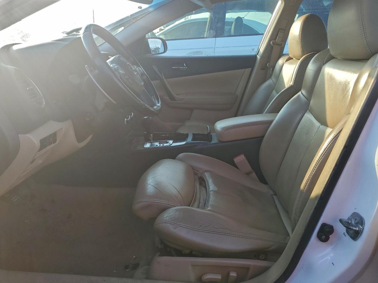 2011 NISSAN Maxima