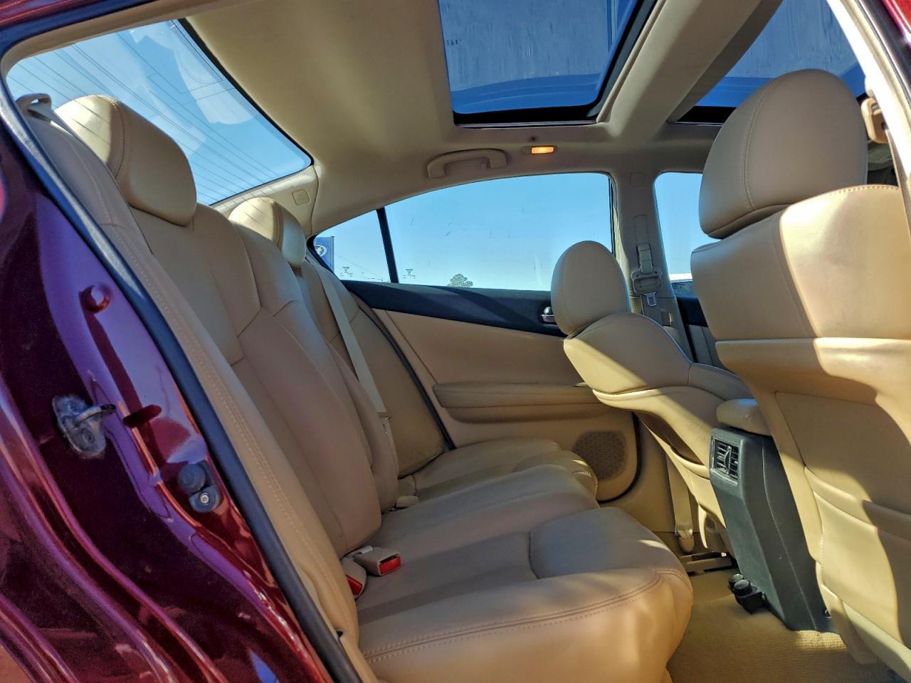 2009 NISSAN Maxima