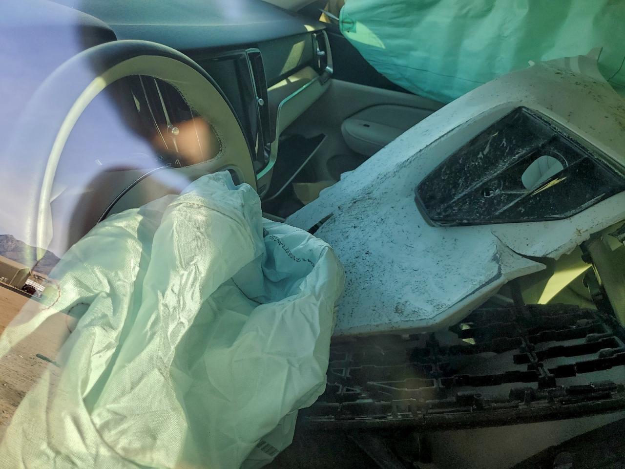 2021 VOLVO S60