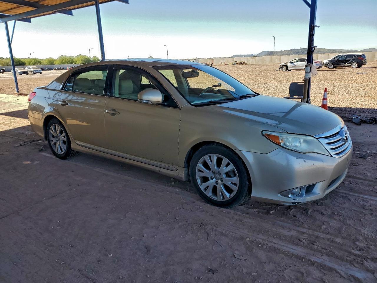 2011 TOYOTA Avalon