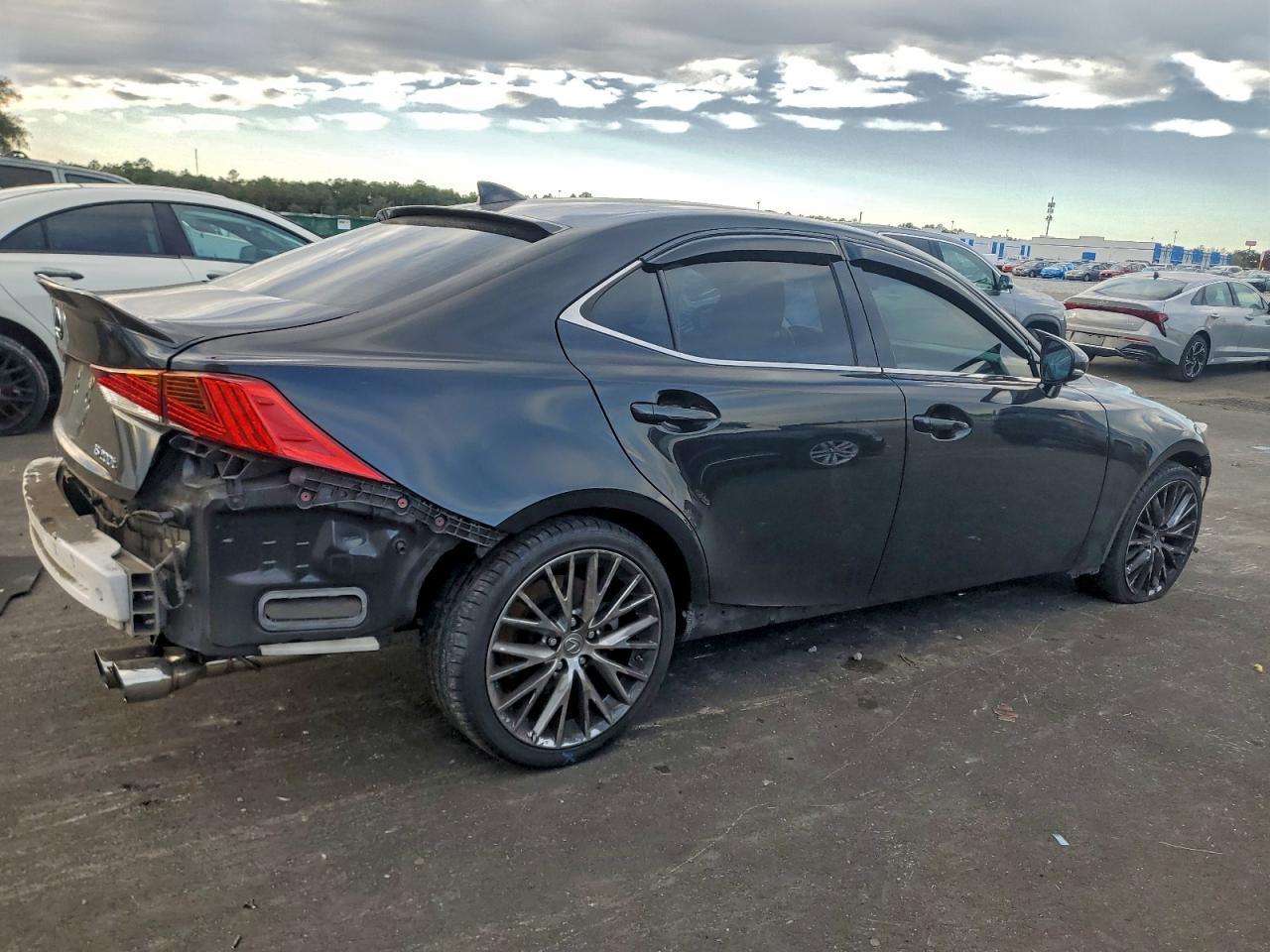 2017 LEXUS IS 200t