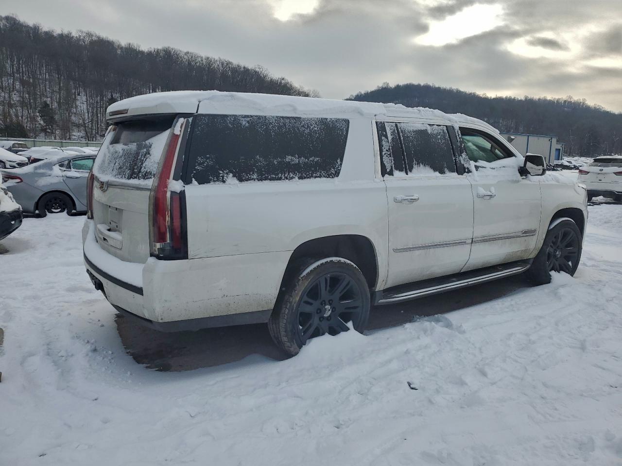 2016 CADILLAC Escalade ESV