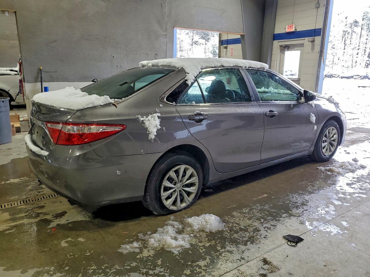 2017 TOYOTA CAMRY