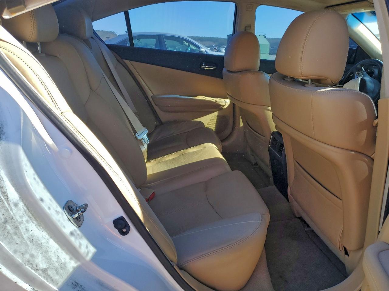 2011 NISSAN Maxima