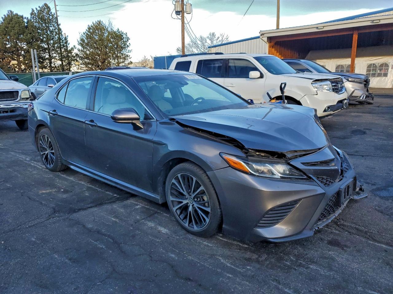 2018 TOYOTA CAMRY