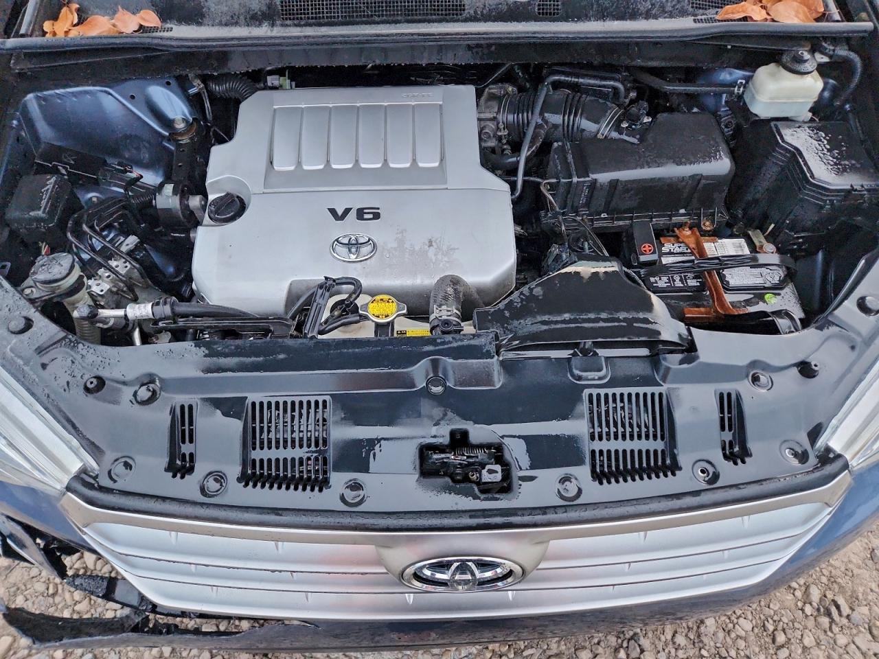 2011 TOYOTA HIGHLANDER