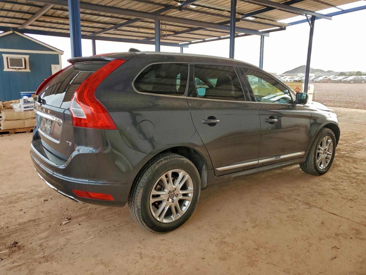 2015 VOLVO XC60