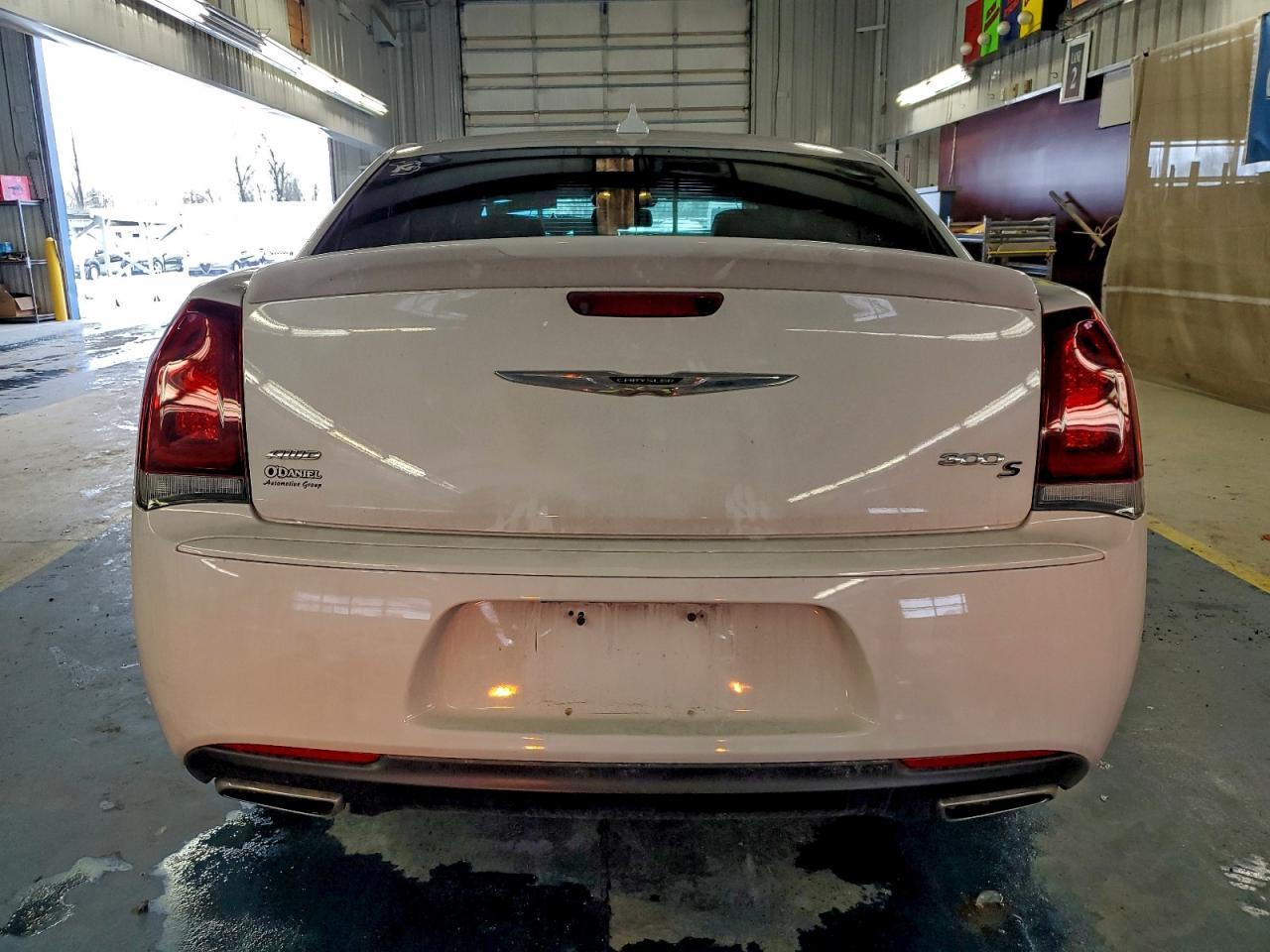 2019 CHRYSLER 300
