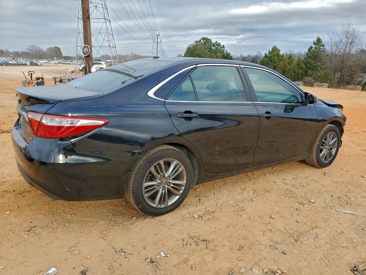 2016 TOYOTA CAMRY