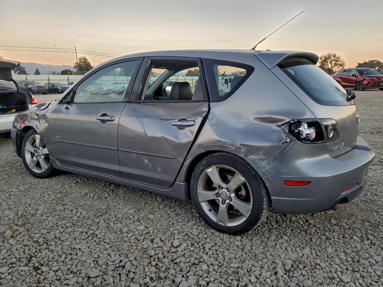 2006 MAZDA 3