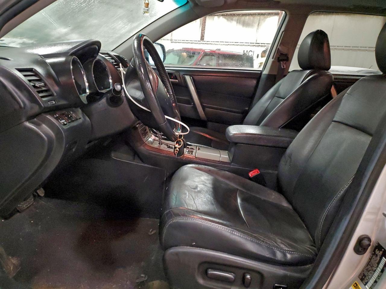 2010 TOYOTA HIGHLANDER