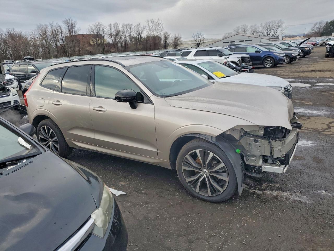 2023 VOLVO XC60