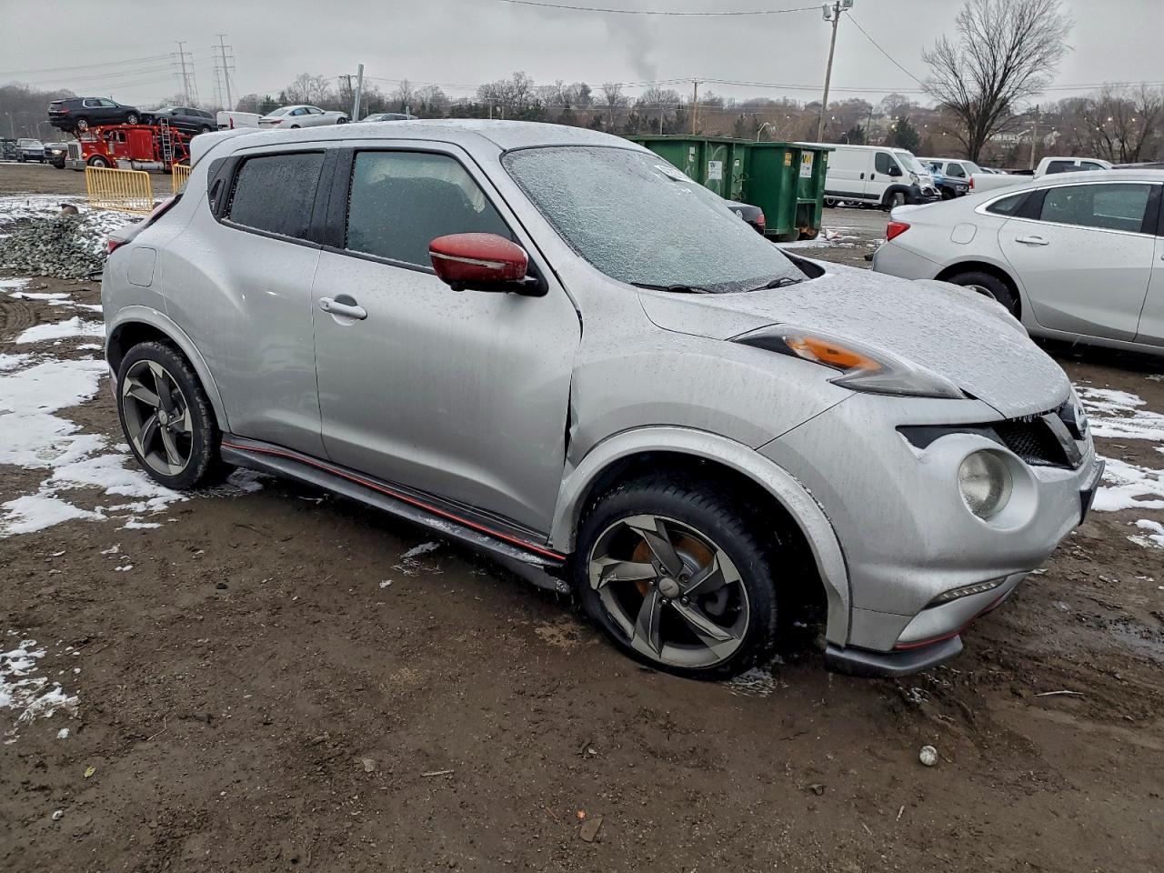 2015 NISSAN Juke