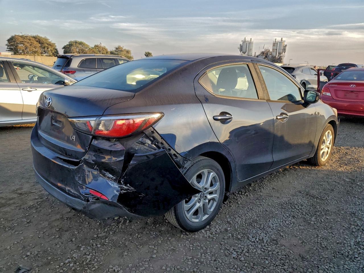 2017 TOYOTA YARIS