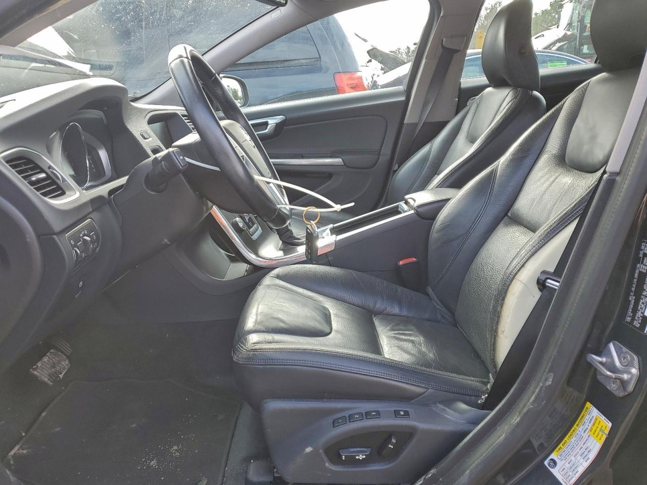 2014 VOLVO S60