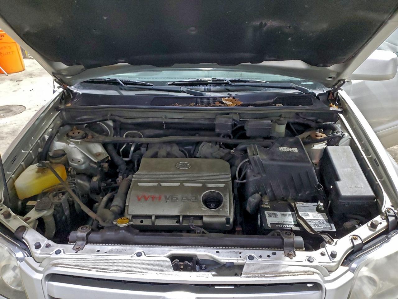 2004 TOYOTA HIGHLANDER