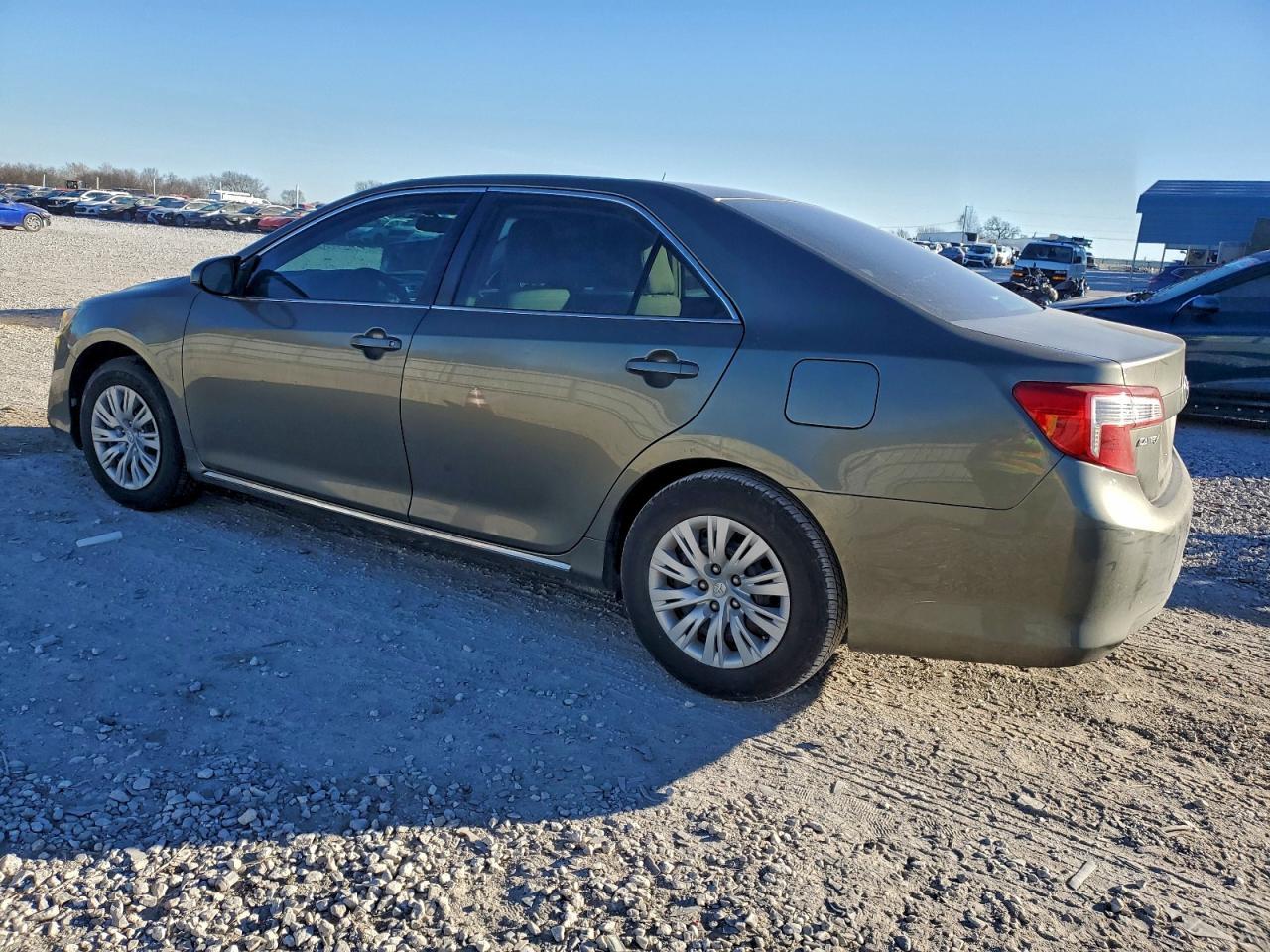 2014 TOYOTA CAMRY