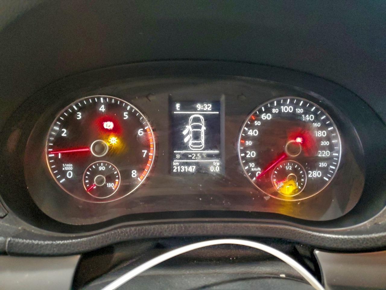 2012 VOLKSWAGEN Passat