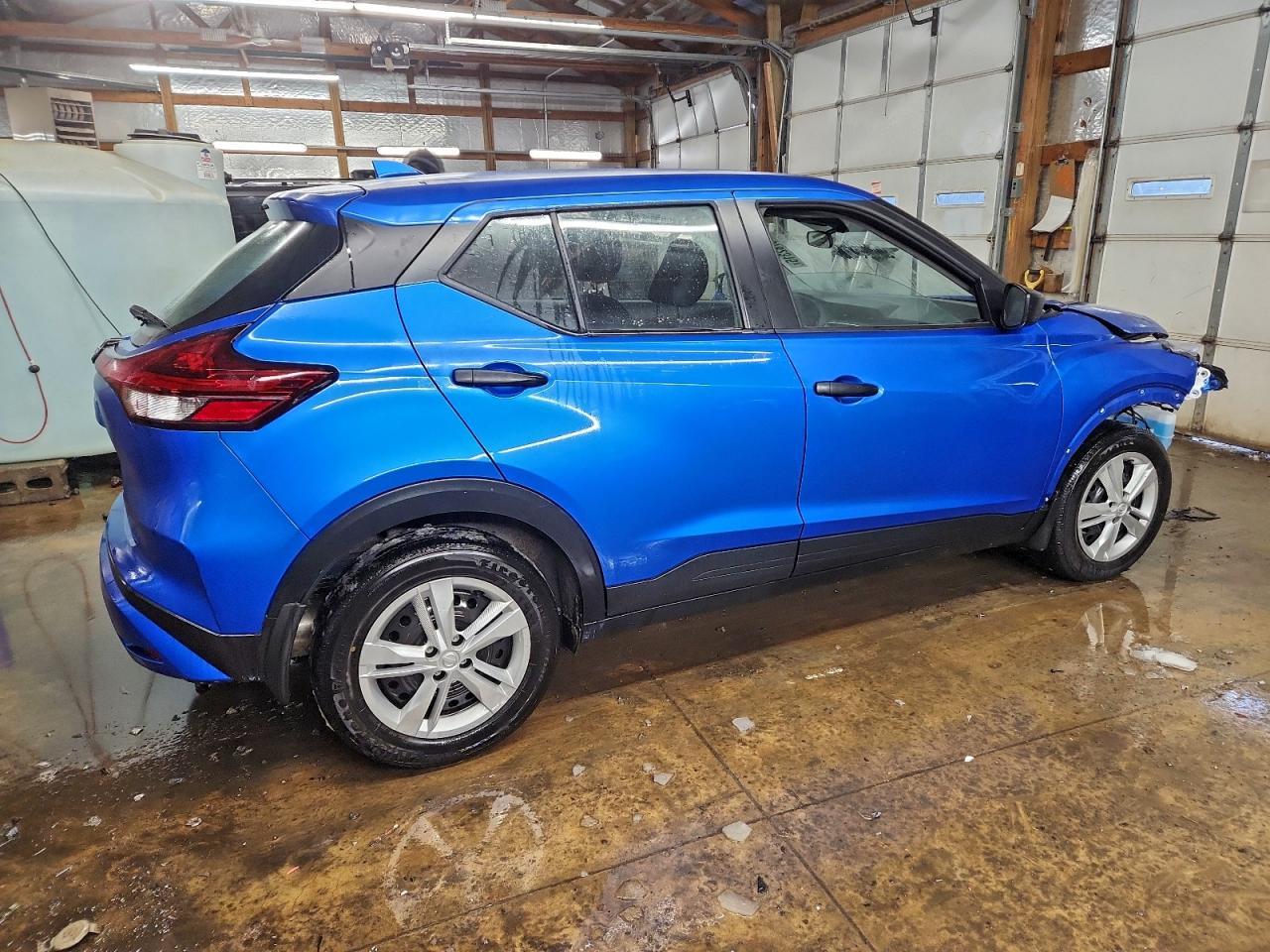 2023 NISSAN KICKS