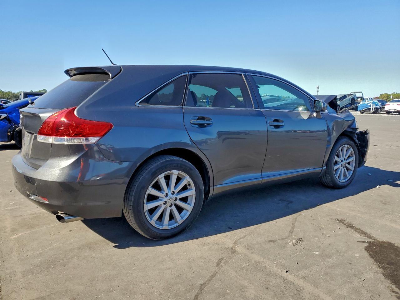 2011 TOYOTA VENZA