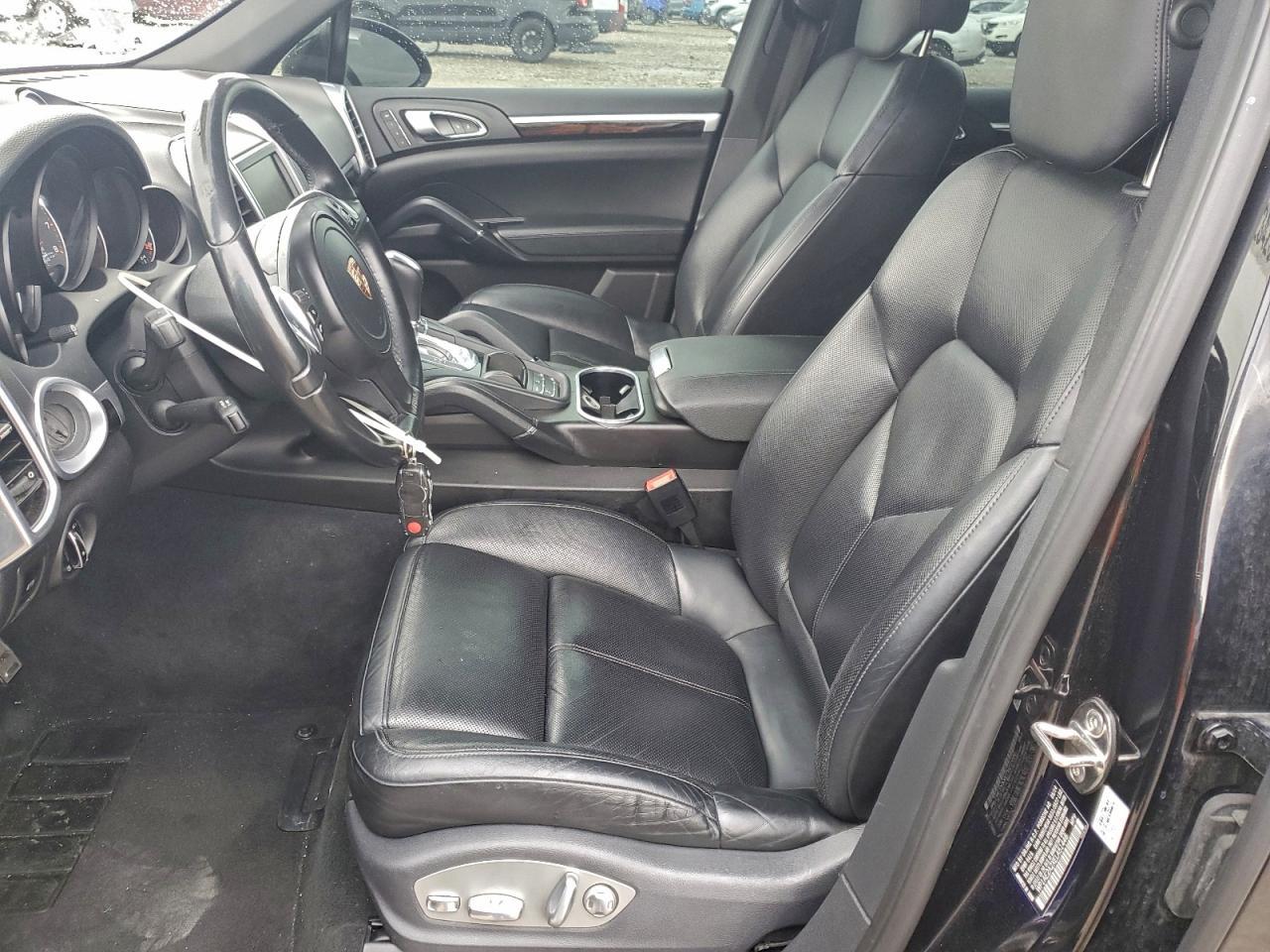 2014 PORSCHE CAYENNE